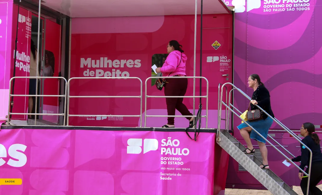 Outubro Rosa: Carretas de Mamografia atendem mulheres em cidades de SP; veja locais e horários