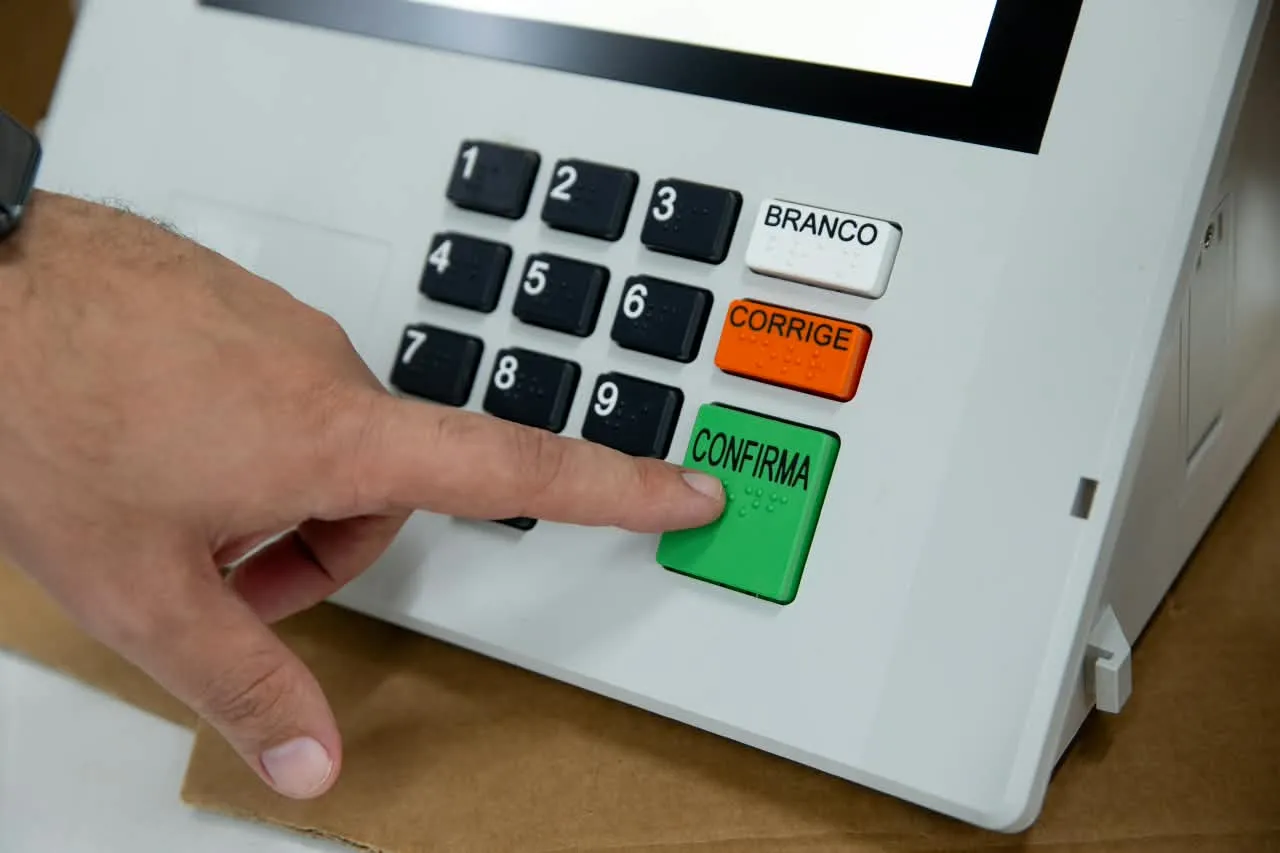 Mais de 29 mil eleitores apertaram 22 ou 13 para governador no AC; Votos foram anulados